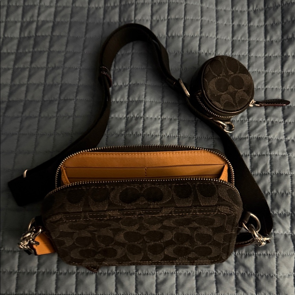 Coach cross body bag with card slots - Picture 3 of 3